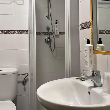 Bolina Hotel *